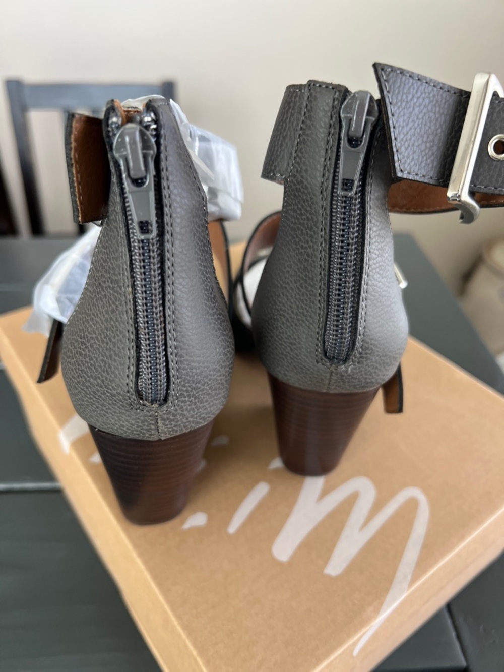 NEW Miracle Miles Hendrix Heels - Picture 3 of 13